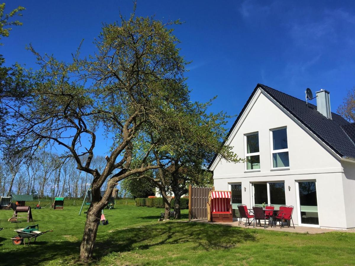 Ferienhaus Sommerbrise, Hof Zur Sonnenseite Fehmarn, 4 Sterne Екстериор снимка