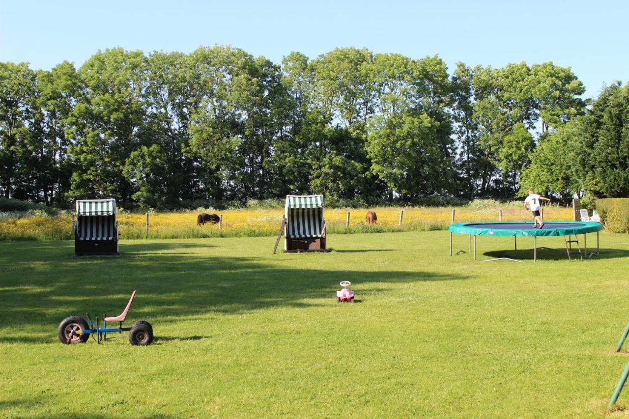 Ferienhaus Sommerbrise, Hof Zur Sonnenseite Fehmarn, 4 Sterne Екстериор снимка